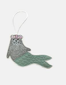 Décoration murale suspendue Sirène de luxe en Zari – Artisanat indien ethnique perlé pour chambre d'enfant, décoration thématique et usage festif - Product Image 2