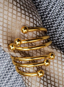 แหวนรองผ้าเช็ดปากทองเหลืองโบราณขายส่ง พร้อมอุปกรณ์ตกแต่งโต๊ะอาหารทำมืออย่างหรูหรา สำหรับโรงแรม ร้านอาหาร และงานแต่งงาน ส่งออกต่างประเทศ - Product Image 4