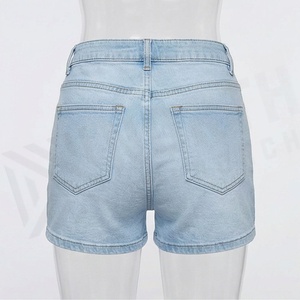 Shorts en jean droits personnalisables grande taille pour femme – Taille haute, décontracté, confort quotidien, tenue d'été - Product Image 2