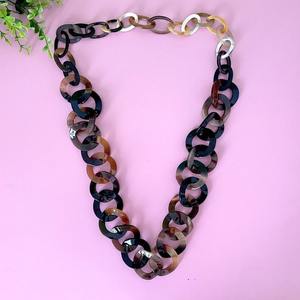 Collar de Cuerno Hecho a Mano con Cadena de Eslabones, Artesanía Artística, Regalo Único para Mujeres, Accesorios de Diseño - Product Image 2