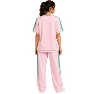 Ensemble décontracté deux pièces rose bébé et vert menthe pour femme : T-shirt oversize et pantalon large avec empiècements contrastants - Product Image 2