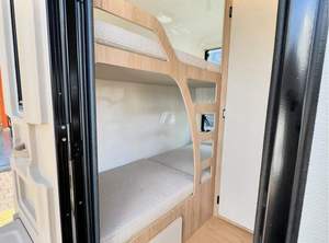 Caravana pequeña tipo teardrop de 750 kg en venta con envío rápido a EE. UU. - Product Image 2