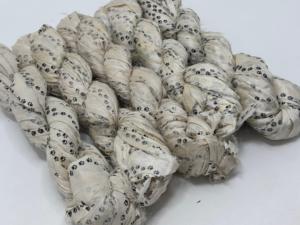 Rubans en soie Sari à imprimé animal, garnitures en soie recyclée colorées pour l'artisanat, l'emballage cadeau, la décoration de mode et la vente en gros - Product Image 2