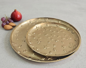 Plateaux en métal ronds, décoration de mariage, plateau de service pour fruits en forme de feuille, pour la maison, l'hôtel, fabriqué à la main en aluminium - Product Image 1