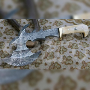Custom Full Tang Damascus Steel Hunting Camping Bearded <b>Axe</b> Bone <b>Handle</b> Tomahawk Real Hatchet with Leather Sheath, Ideal Gift - Product Image 5