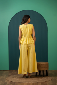 ชุดเซ็ตผ้าฝ้ายสีเหลืองซูกูน พร้อมเสื้อแขนกุดลายปินทัคและกางเกงขายาวทรงบาน |   เสื้อผ้าฤดูร้อนน้ำหนักเบา สไตล์ผู้หญิง - Product Image 1