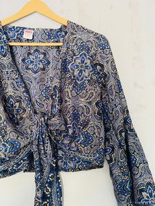Conjunto de 2 Piezas Bohemio para Mujer, Top Corto de Gasa con Estampado Floral, Corte Holgado, Estilo Primavera-Verano, Manga Tres Cuartos - Product Image 4