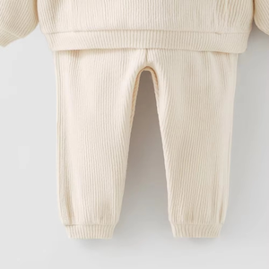 Conjunto de Ropa Deportiva para Niños al por Mayor, Sudadera y Pantalones de Dos Piezas, Color Beige, Acanalado, Cómodo, Unisex - Product Image 4