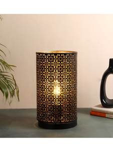 Lanterne en métal noir conique avec motif géométrique découpé pour la décoration de la maison et les cadeaux de Noël - Product Image 6