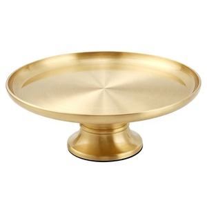 Plateau de service doré à deux niveaux gravé, écologique, avec poignées décoratives, pour présentation de desserts de fête, support métallique de style vintage - Product Image 1
