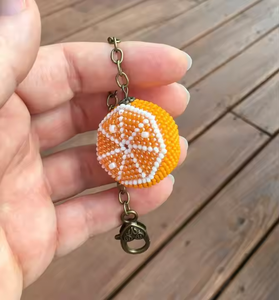 Porte-clés et breloque de sac écologiques en crochet classique perlé orange, style fruit, accessoires et pièces de sac pour la Fête Nationale - Product Image 3