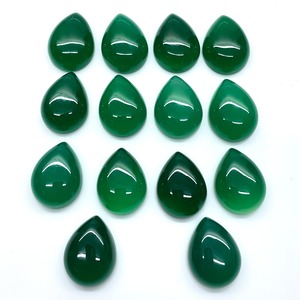 พลอยออนิกซ์สีเขียวธรรมชาติทรงลูกแพร์ขนาด 20 มม. พลอยออนิกซ์สีเขียวแบบหลวม ราคาขายส่งจำนวนมาก สำหรับทำเครื่องประดับ - Product Image 1