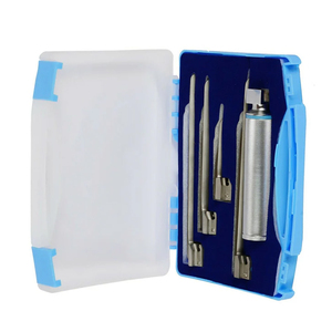 Juego de instrumentos quirúrgicos con herramientas de acero inoxidable en estuche azul para operaciones médicas - Product Image 3