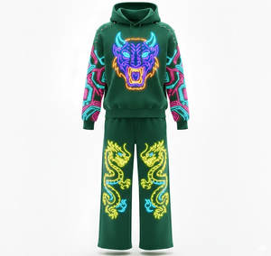 Sweat à capuche pour homme avec impression numérique néon, motifs de circuits électroniques sur les manches, style cyberpunk high-tech - Product Image 1