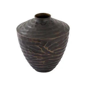 Florero de Metal Martillado Hecho a Mano de Lujo, Soporte Decorativo Premium para Flores Frescas, Flores Artificiales y Hierba de Pampas - Product Image 1