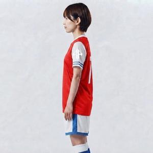 Camiseta de Fútbol de Primera Calidad para Mujer con Logotipo Blanco, Manga Corta, Corte Regular, Estampado Sublimado, Cierre de Tirantes, Material 100% Poliéster - Product Image 4