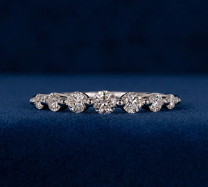 Bague de mariage minimaliste pour femme en or 14 carats, diamant de laboratoire, plaqué rhodium, taille brillant rond, 0,40 carat - Product Image 1