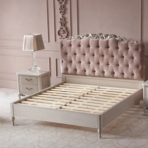 Meubles de chambre à coucher en acajou de luxe de style victorien français, ensemble de lit capitonné sculpté à la main avec banc et tables de chevet, hôtel, villa - Product Image 3