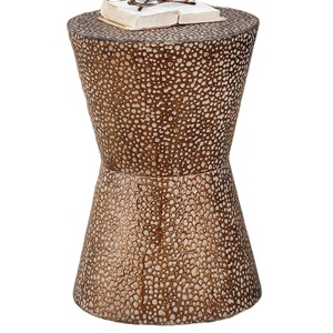 โต๊ะข้างทรงกลมโลหะตีลายสไตล์โมเดิร์น Uttermost Cutler พร้อมการตกแต่งสีทองโบราณ - Product Image 1