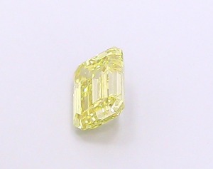 Magnifique diamant de laboratoire jaune fantaisie de 1,06 ct, taille émeraude, clarté VS1, polissage excellent, pour inventaire de marques de joaillerie fine, expédition. - Product Image 3
