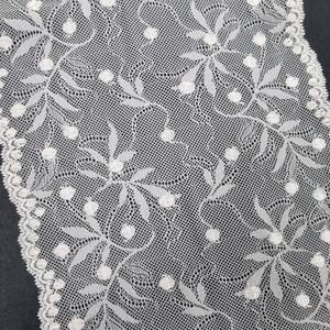 Cinta de Encaje Elástico Bicolor Floral Berry de 20cm, Ligera, de Nylon, Spandex y Rayón, Tejido de Punto por Urdimbre, para Vestidos de Novia, Lencería y Prendas de Vestir - Product Image 3