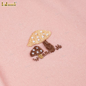 DR4516 – Pull pour bébé fille brodé à la main - Product Image 5