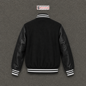 Veste varsity noire premium pour homme, veste athlétique élégante et confortable, veste décontractée douce et tendance, style streetwear de luxe. - Product Image 6
