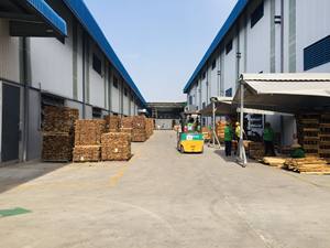 Table d'extérieur en bois massif moderne d'origine vietnamienne Nghia Son, forme pour salon, salle à manger, meubles de maison, disponible pour - Product Image 4