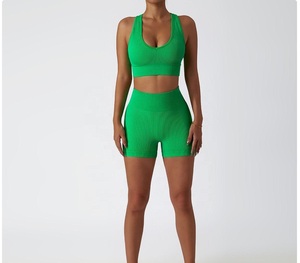 Conjuntos de yoga de verano para mujer con logo personalizado, ropa deportiva para gimnasio, conjunto de bra y pantalones cortos. - Product Image 4
