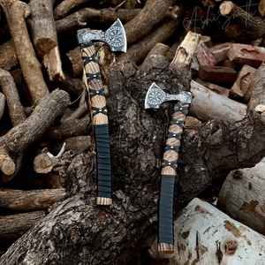 ขวานไวกิ้งเหล็กกล้าคาร์บอนสูงคุณภาพสูง ผลิตด้วยมือ ขายตรงจากโรงงาน สำหรับการตั้งแคมป์กลางแจ้งและการเอาชีวิตรอด พร้อมปลอกหนัง - Product Image 4