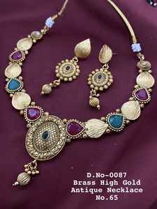 Conjunto de collar nupcial de latón dorado antiguo con pendientes para mujer - Product Image 2