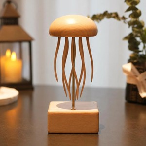 Sculpture de méduse en bois, figurine minimaliste faite à la main, décoration de table, ornement de salon - Product Image 4