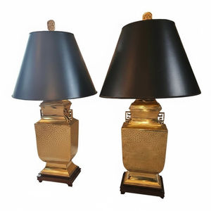 Lámpara de mesa moderna con acabado dorado, de metal martillado, para decoración del hogar, para sala de estar y dormitorio, al mejor precio. - Product Image 1