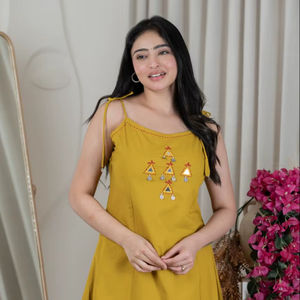 Conjunto de Kurti y Palazzo de Algodón Suave con Elegante Trabajo Artesanal – Traje Étnico Versátil para Reuniones Casuales y Festivas - Product Image 1