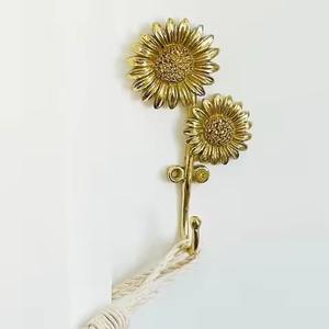 Crochets muraux en métal au fini élégant pour entrée, porte-manteau, porte-chapeau, porte-sacs, organisateur mural - Product Image 2