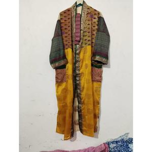 Kimono de Seda Hecho a Mano de Primera Calidad, Estilo Vintage con Parches, Talla Única, Ropa de Dormir para Mujer - Product Image 4