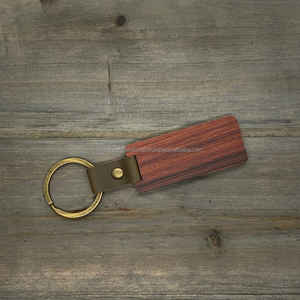 Nouveau design de gravure porte-clés en bois disponible - Product Image 6