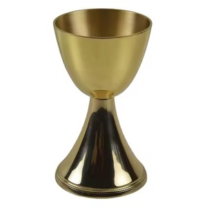 Cáliz Religioso de Latón Hecho a Mano para Comunión y Suministros de Iglesia - Product Image 4