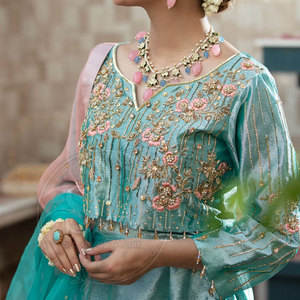 Ensemble brodé élégant et respirant, design personnalisé, tissu de qualité supérieure pour femmes, luxe contemporain - Product Image 6