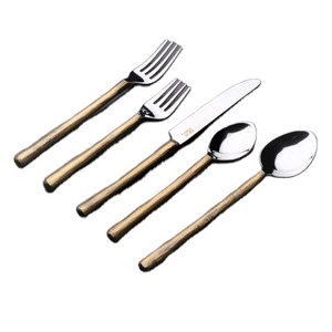 ชุดเครื่องใช้บนโต๊ะอาหารด้ามทองแดงโบราณพร้อมชุดช้อนส้อมมีดและช้อนสแตนเลสสตีลสำหรับงานแต่งงานชุดเครื่องใช้บนโต๊ะอาหารสีทอง - Product Image 1