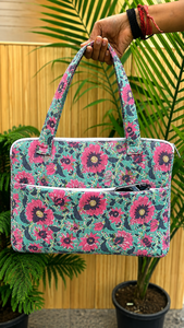 Bolsa de Algodón Acolchada con Diseño Floral para Portátil, Funda Protectora para Notebook con Estampado Artesanal, Estuche de Viaje Resistente - Product Image 3