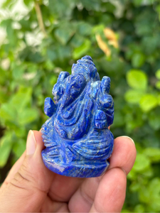 Estatua de Ganesha Tallada a Mano en Lapislázuli |   Pequeño Ídolo de Ganesha con Gema Azul |   Decoración para el Hogar con Motivos de Dioses Hindúes |   Regalo Espiritual - Product Image 3