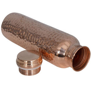 Botella de cobre Heritage de 950ml, diseño Ayurvédico atemporal, autolimpiante, acabado pulido Premium - Product Image 3