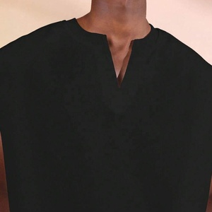 Nouveau T-shirt décontracté surdimensionné en maille noire sans manches à col en V pour homme, coupe ample et couleur unie, fait sur mesure - Product Image 3