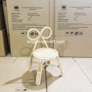 Chaises pour enfants en rotin naturel faites à la main pour événements de location, mariages, fêtes d'anniversaire et mobilier événementiel commercial - Product Image 4