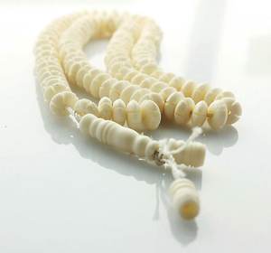Tasbih de Cuentas de Hueso de Búfalo Ecológicas, Artesanía Natural Hecha a Mano, Decoración para el Hogar, Oración y Meditación, H S HUSAIN CRAFTS, Uttar Pradesh - Product Image 5