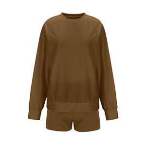 ชุดเซ็ตเสื้อสเวตเชิ้ตคอกลมสีพื้นพร้อมกางเกงขาสั้นสำหรับผู้หญิง ดีไซน์ใหม่ รับสกรีนโลโก้ สไตล์ลำลอง 2 ชิ้น เหมาะสำหรับลุคสตรีทแฟชั่น - Product Image 3