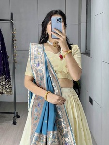 Lehenga Choli en soie Paithani bleue de qualité supérieure pour femmes, avec dupatta de créateur, idéal pour les mariages, disponible au meilleur prix. - Product Image 1