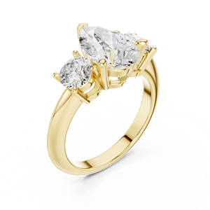 Bague de fiançailles en or jaune avec diamant de laboratoire taille poire et trois pierres latérales rondes pour femme - Product Image 2