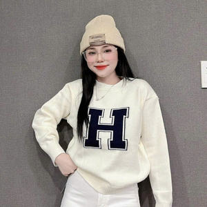 เสื้อสเวตเตอร์ถักนิตติ้งผู้หญิงน่ารัก แขนยาว ผ้าขนสัตว์ผสม 35% วิสโคส 35% ไนลอน ODM - Product Image 1